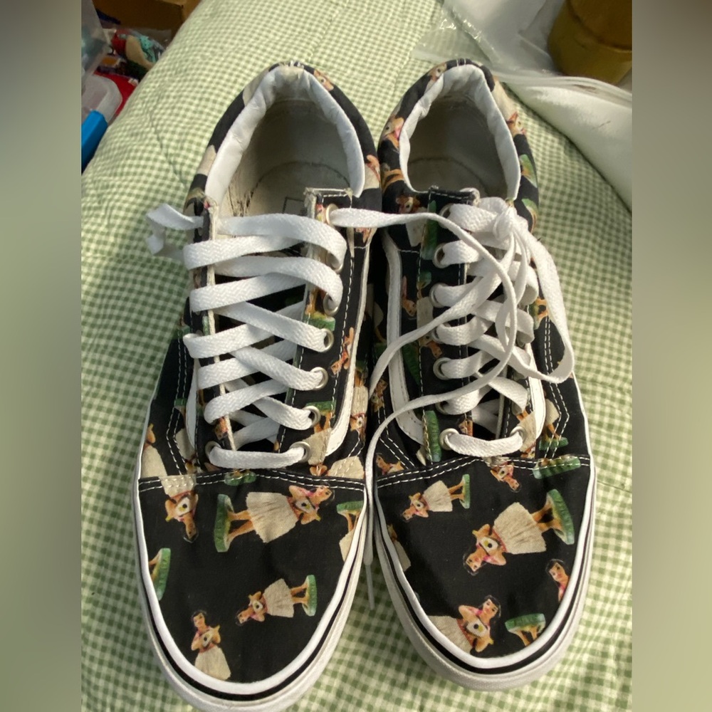 VANS Hula Girls Size Men's 9.5 Women's 11 Used great Condition